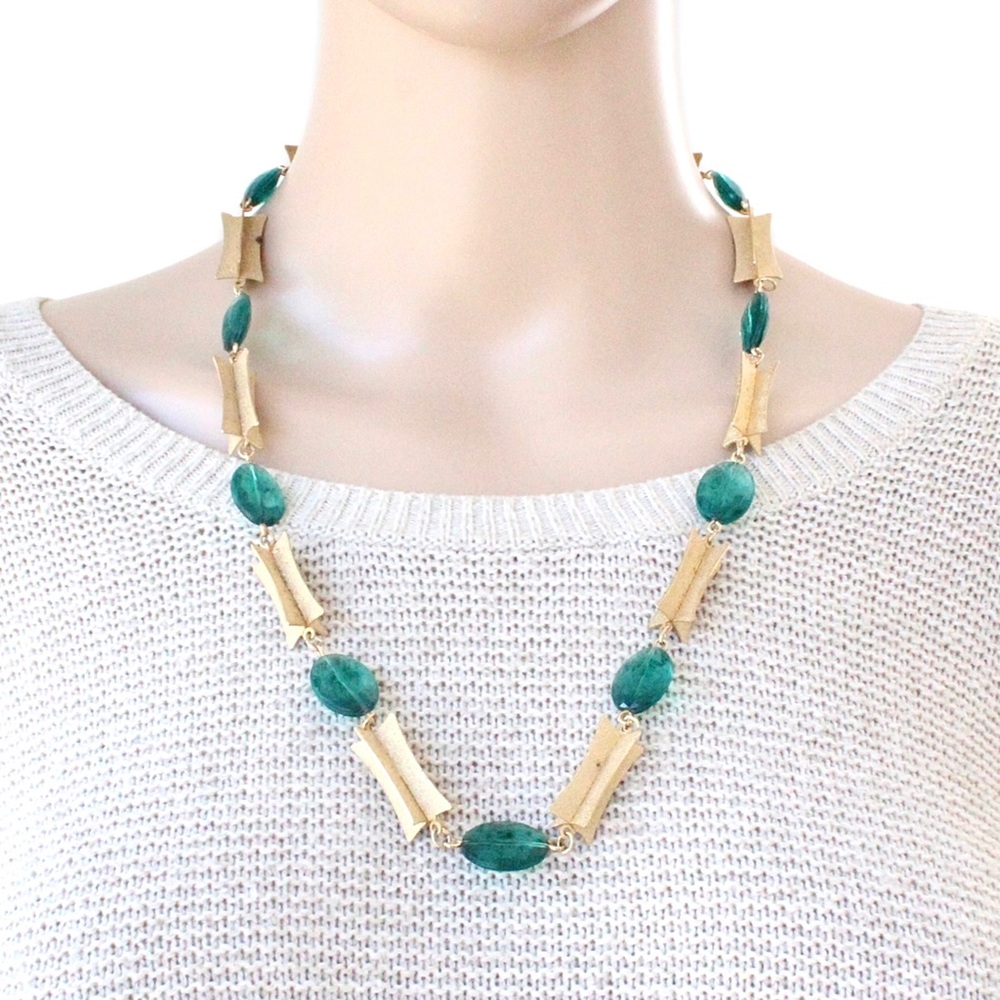 Vintage Emerald Green Bead Necklace Gold Tone Geometric Link Long Layering Chain